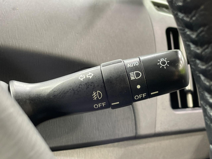 2011 Toyota Prius DAA-ZVW30 (UW-6a26331b429cb)[28]