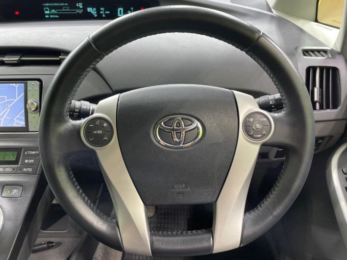 2011 Toyota Prius DAA-ZVW30 (UW-6a26331b429cb)[25]