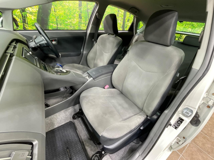 2011 Toyota Prius DAA-ZVW30 (UW-6a26331b429cb)[11]