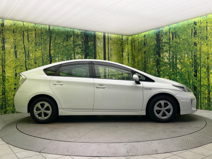 2013 Toyota Prius DAA-ZVW30 (UW-6a26331db07b5)[9]