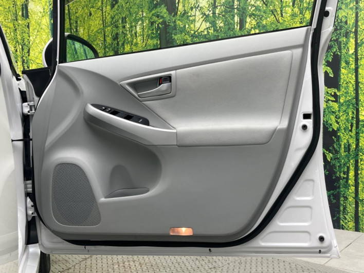 2013 Toyota Prius DAA-ZVW30 (UW-6a26331db07b5)[25]