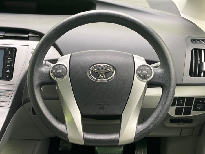 2013 Toyota Prius DAA-ZVW30 (UW-6a26331db07b5)[22]