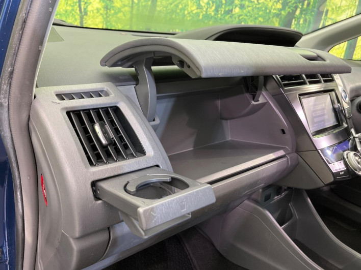2013 Toyota Prius α DAA-ZVW41W (UW-6a26331ee3c24)[9]