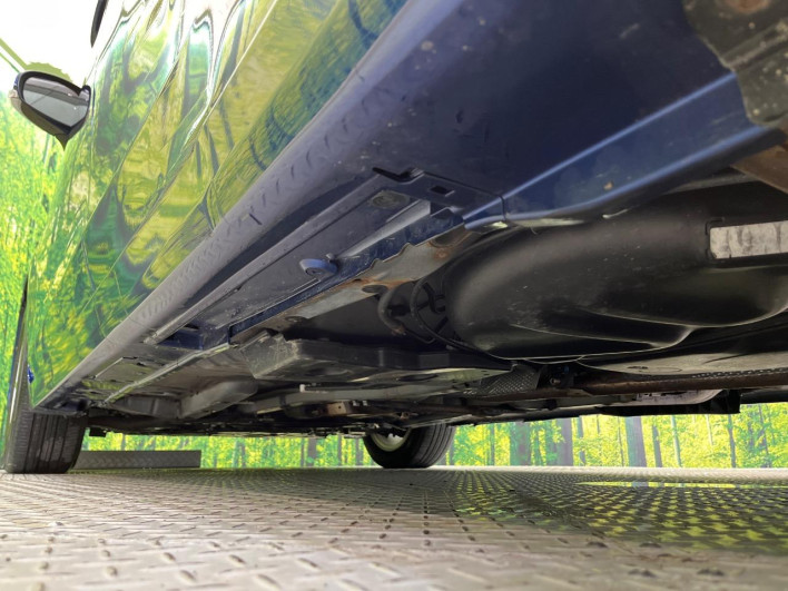2013 Toyota Prius α DAA-ZVW41W (UW-6a26331ee3c24)[7]