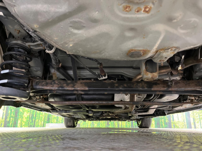 2013 Toyota Prius α DAA-ZVW41W (UW-6a26331ee3c24)[4]