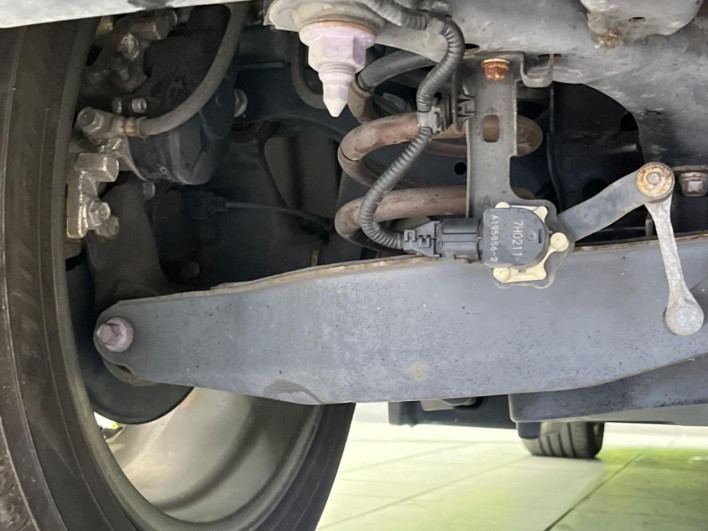 2017 Toyota C-HR DAA-ZYX10 (UW-6a2633328996c)[21]