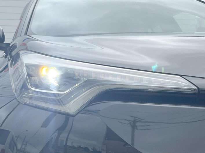 2018 Toyota C-HR DAA-ZYX10 (UW-6a2633338c54e)[15]