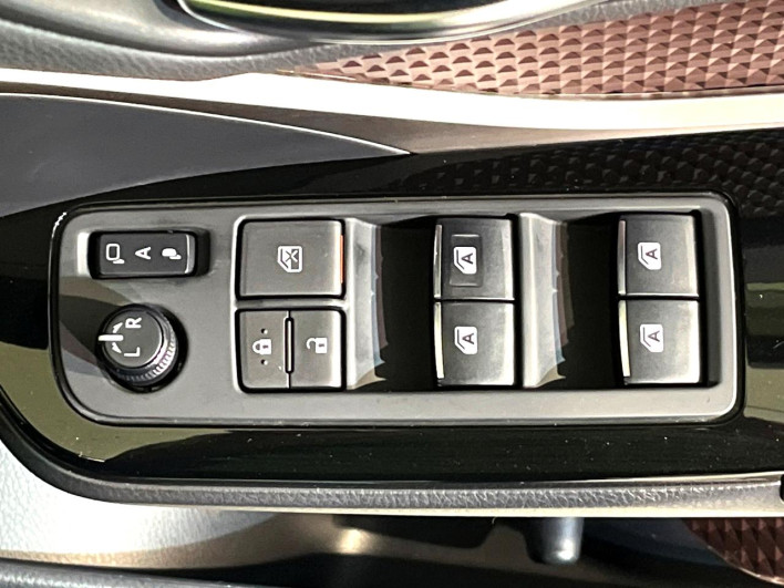 2018 Toyota C-HR DAA-ZYX10 (UW-6a263334819d1)[7]