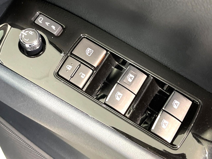 2017 Toyota Alphard DBA-AGH30W (UW-6a27838a03249)[18]