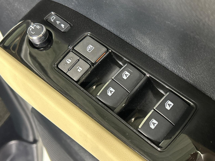 2018 Toyota Alphard DBA-AGH35W (UW-6a278394e742f)[17]