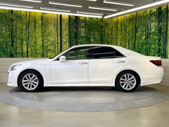 2013 Toyota Crown Hybrid DAA-AWS210 (UW-6a2783a29f7fa)[29]