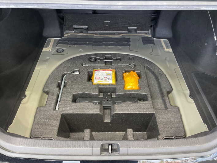 2018 Toyota Camry DAA-AXVH70 (UW-6a2783b2d5018)[25]
