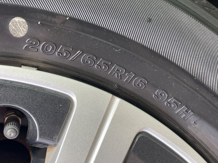 2018 Toyota Camry DAA-AXVH70 (UW-6a2783b2d5018)[10]