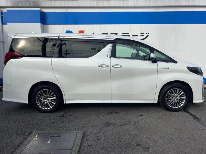 2021 Toyota Alphard Hybrid 6AA-AYH30W (UW-6a2783b5d1c4f)[24]