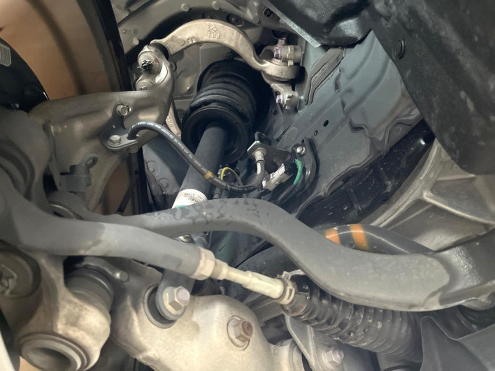 2019 Toyota Crown Hybrid 6AA-AZSH20 (UW-6a2783b7a0008)[12]