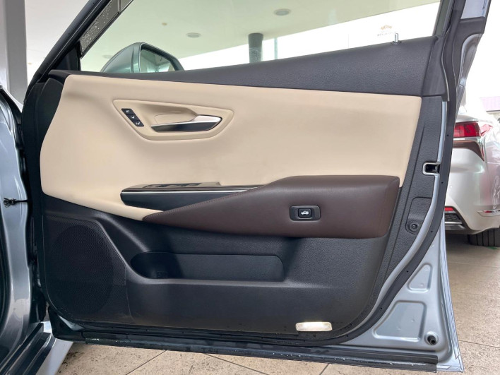 2019 Toyota Crown Hybrid 6AA-AZSH20 (UW-6a2783b7a0008)[29]