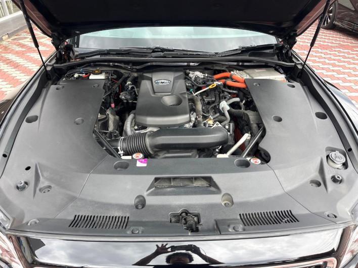 2019 Toyota Crown Hybrid 6AA-AZSH20 (UW-6a2783b7bad67)[26]