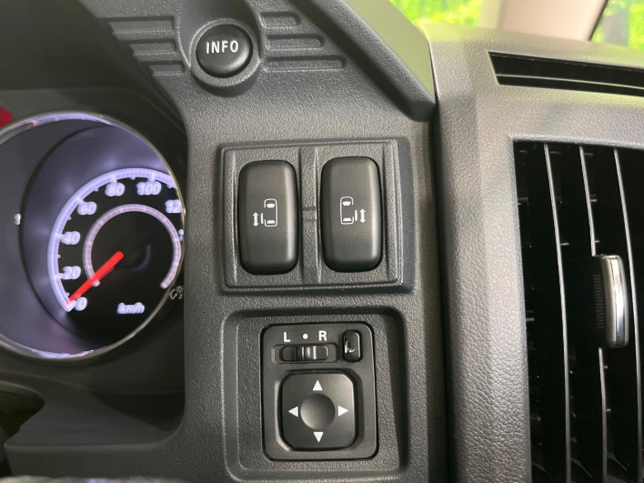 2017 Mitsubishi Delica D:5 LDA-CV1W (UW-6a2783df1c7ec)[24]