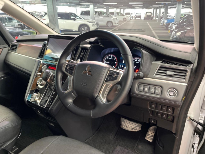 2024 Mitsubishi Delica D:5 3DA-CV1W (UW-6a2783e39a674)[5]