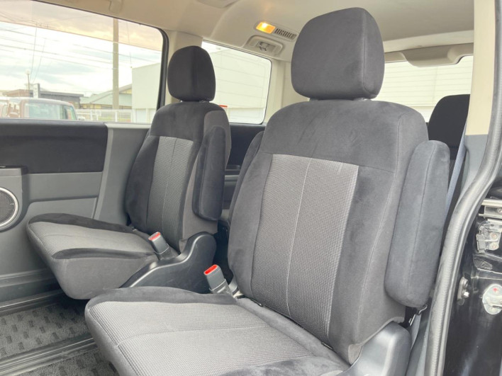 2011 Mitsubishi Delica D:5 DBA-CV4W (UW-6a2783e43ef07)[21]