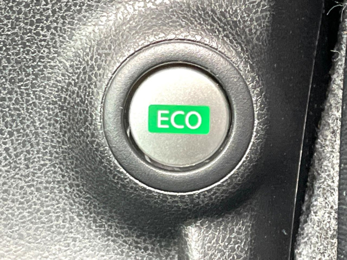 2013 Nissan Note DBA-E12 (UW-6a2783eee7dec)[27]