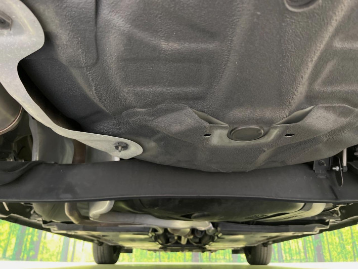 2021 Nissan Note 6AA-E13 (UW-6a2783f1e9772)[24]