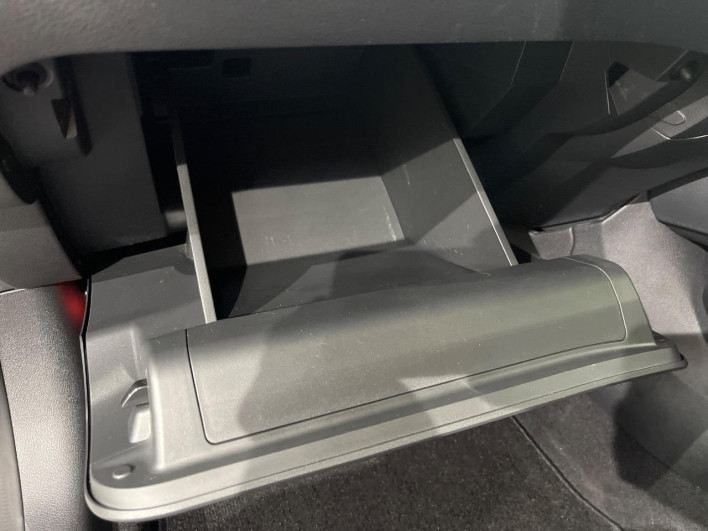 2021 Nissan Note 6AA-E13 (UW-6a2783f203386)[28]
