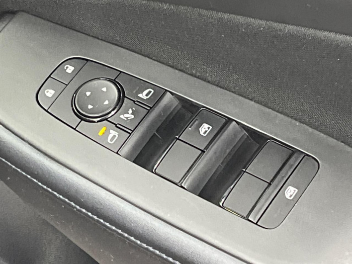 2021 Nissan Note 6AA-E13 (UW-6a2783f203386)[14]