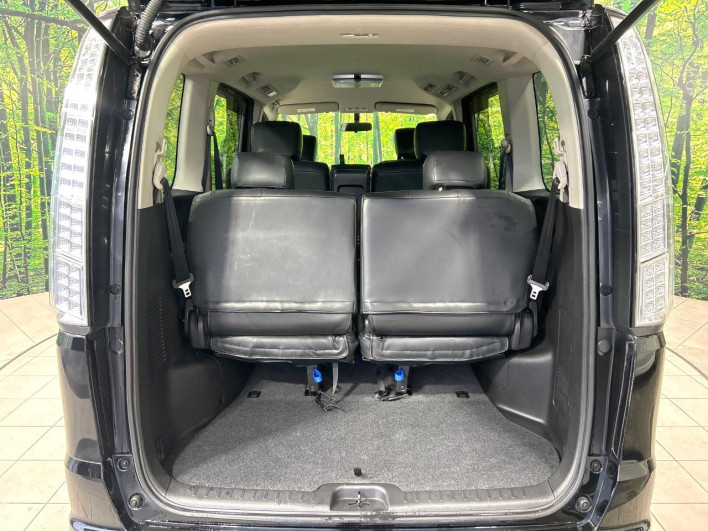 2011 Nissan Serena DBA-FC26 (UW-6a2783f5d118a)[28]