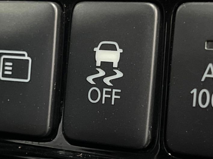 2015 Mitsubishi OUTLANDER PHEV DLA-GG2W (UW-6a278410de316)[27]