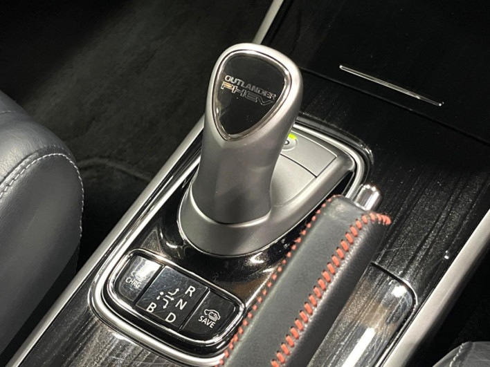 2015 Mitsubishi OUTLANDER PHEV DLA-GG2W (UW-6a278410de316)[9]