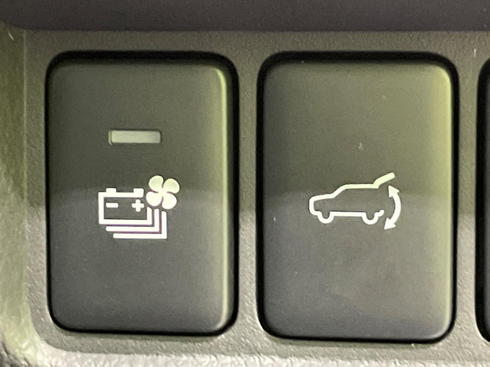 2023 Mitsubishi Eclipse Cross PHEV 5LA-GL3W (UW-6a278412e3d76)[10]