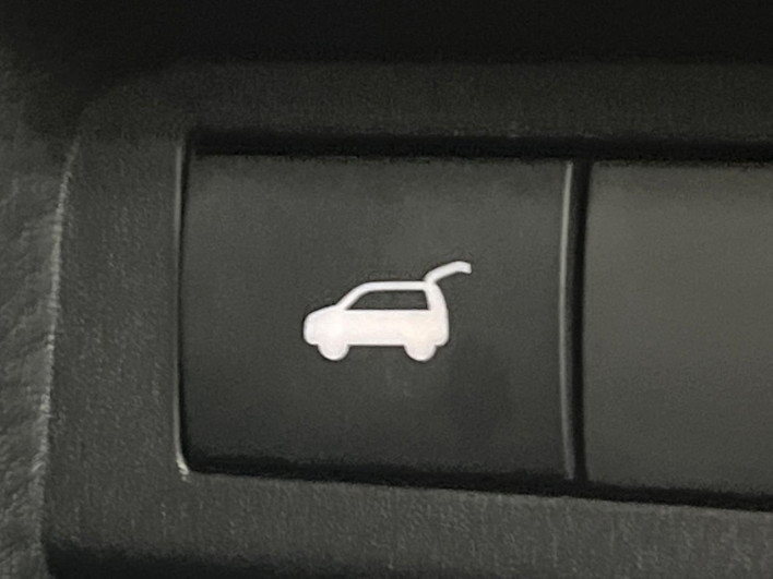 2022 Mitsubishi OUTLANDER PHEV 5LA-GN0W (UW-6a2784147e8e4)[24]