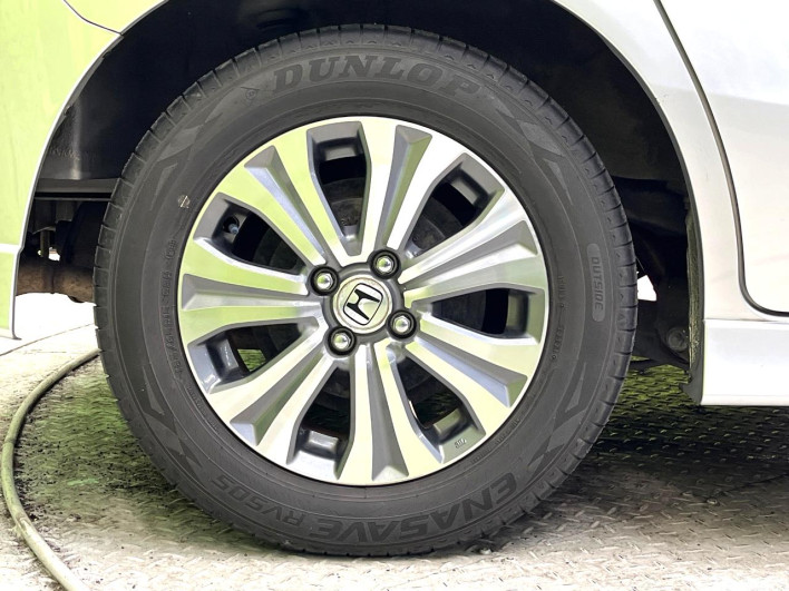 2012 Honda Fred Spike Hybrid DAA-GP3 (UW-6a2784156d6dc)[5]