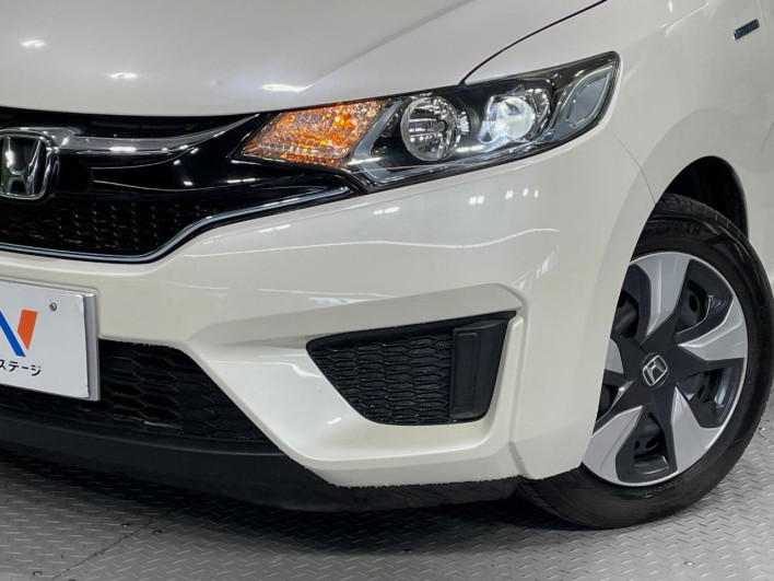 2016 Honda Fit Hybrid DAA-GP5 (UW-6a27841689224)[11]
