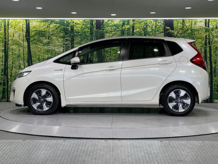 2016 Honda Fit Hybrid DAA-GP5 (UW-6a27841689224)[19]