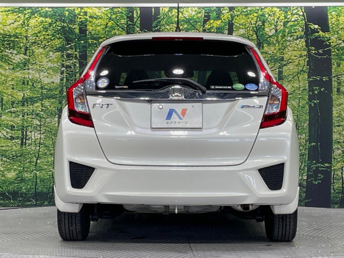 2016 Honda Fit Hybrid DAA-GP5 (UW-6a27841689224)[17]
