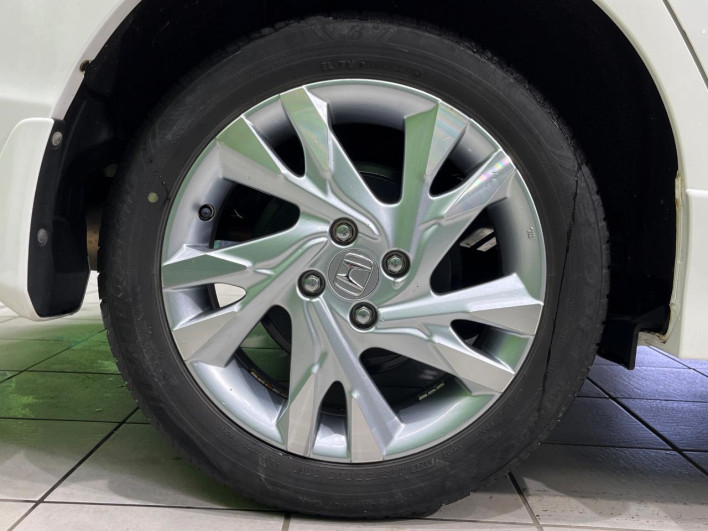 2017 Honda SHUTTLE DAA-GP8 (UW-6a27841aea642)[14]