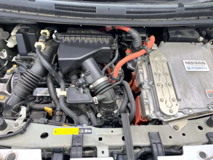 2016 Nissan Note DAA-HE12 (UW-6a27842d759a6)[4]