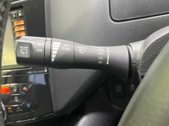 2013 Nissan Serena DAA-HFC26 (UW-6a278437af738)[13]