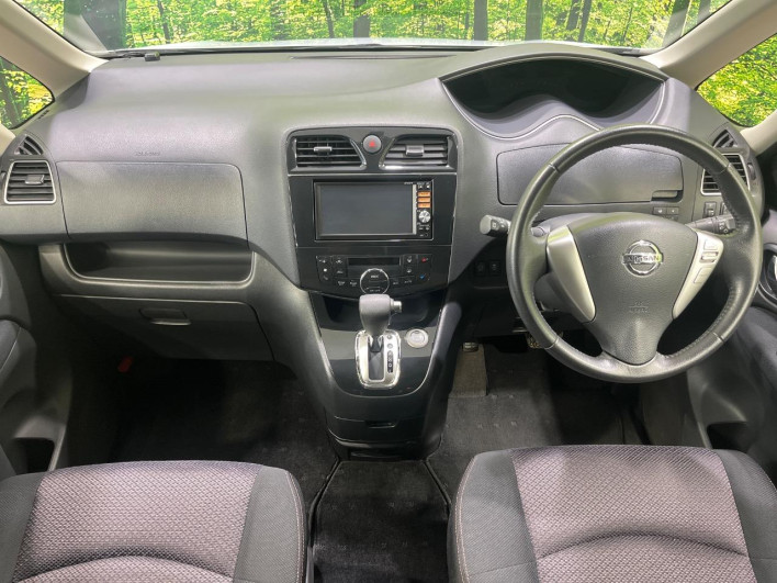2013 Nissan Serena DAA-HFC26 (UW-6a278437af738)[27]