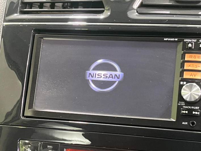 2013 Nissan Serena DAA-HFC26 (UW-6a278437af738)[6]