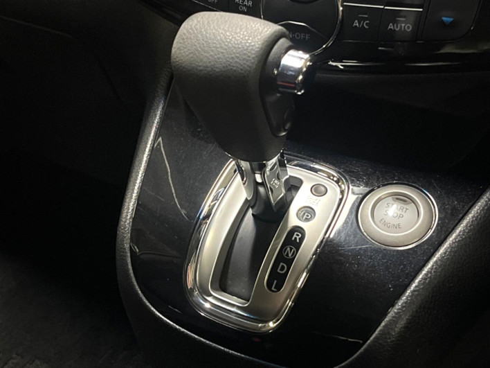 2014 Nissan Serena DAA-HFC26 (UW-6a2784384cf91)[4]