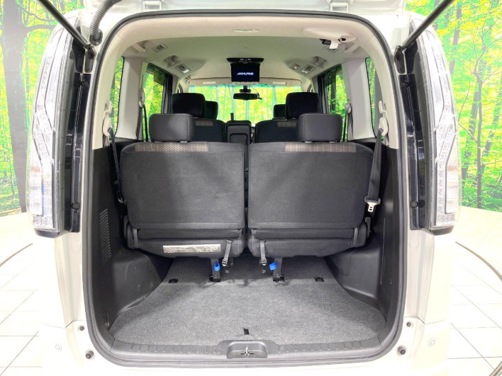 2014 Nissan Serena DAA-HFC26 (UW-6a278438527a2)[28]