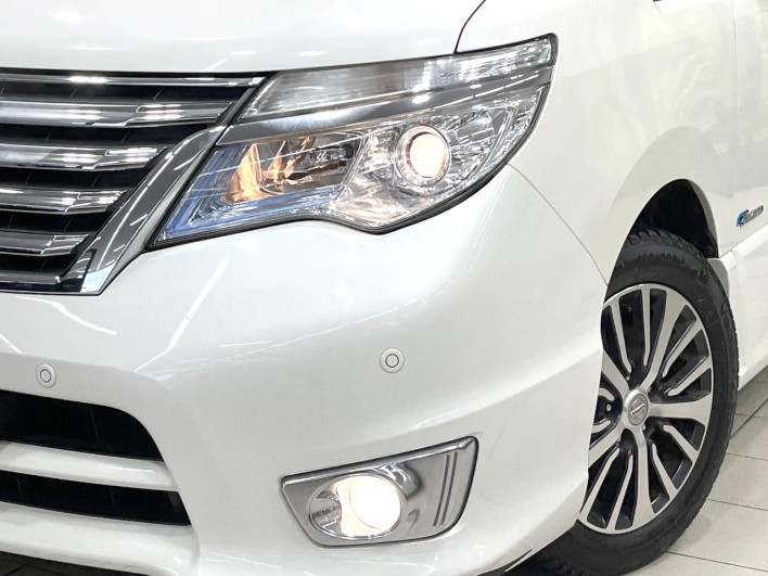 2014 Nissan Serena DAA-HFC26 (UW-6a278438527a2)[16]