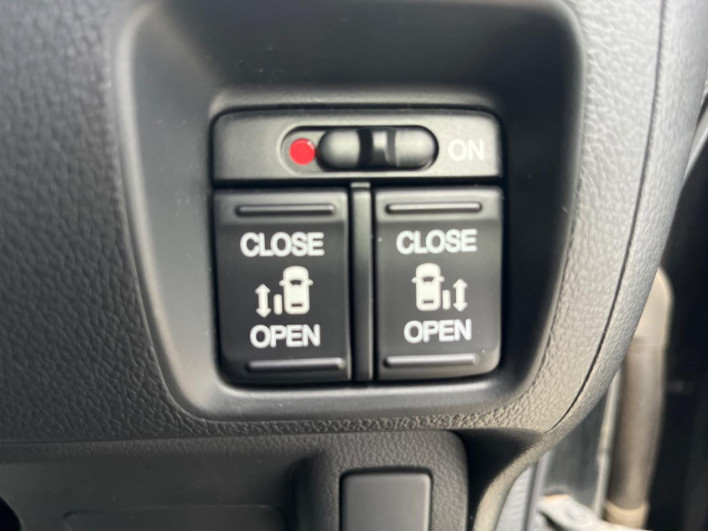 2013 Honda N-BOX CUSTOM DBA-JF1 (UW-6a27844c6c258)[21]