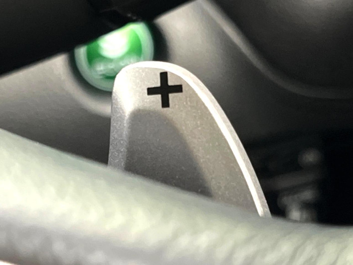 2016 Honda N-BOX CUSTOM DBA-JF1 (UW-6a278451db2bb)[17]