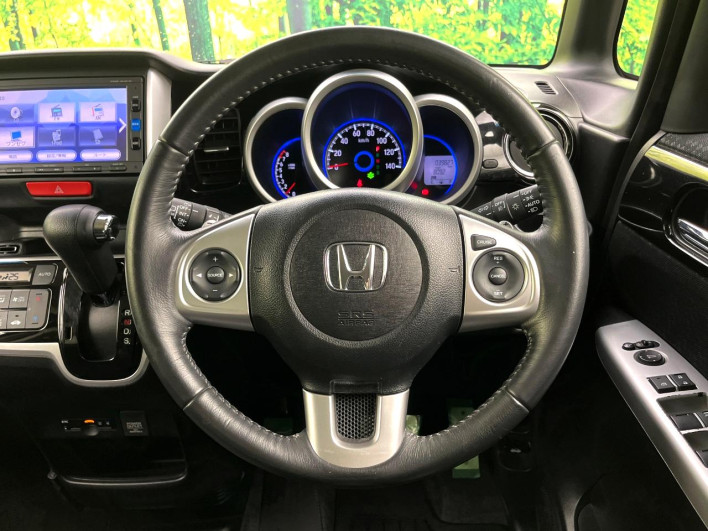 2016 Honda N-BOX CUSTOM DBA-JF1 (UW-6a278451db2bb)[14]