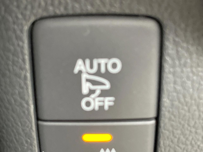 2018 Honda N-BOX Slash DBA-JF1 (UW-6a278452a08b2)[17]