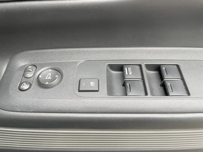 2018 Honda N-BOX Slash DBA-JF1 (UW-6a278452a08b2)[14]